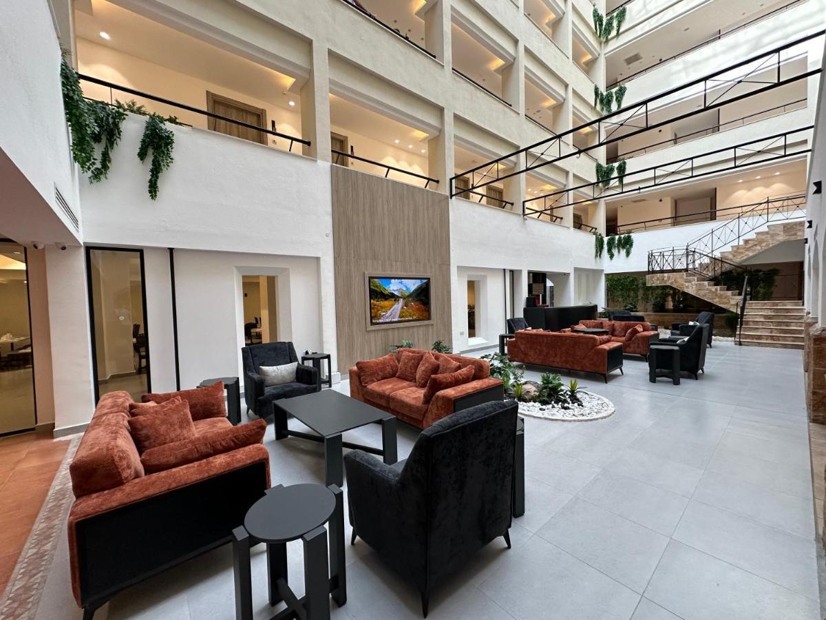 The Loft Hotel By Fhm Акаба Екстериор снимка